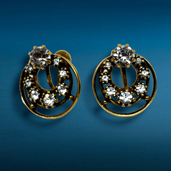 Vintage 1960's Double Circle Rhinestones Earrings Gold Tone Screw Back Carded - Picture 1 of 6